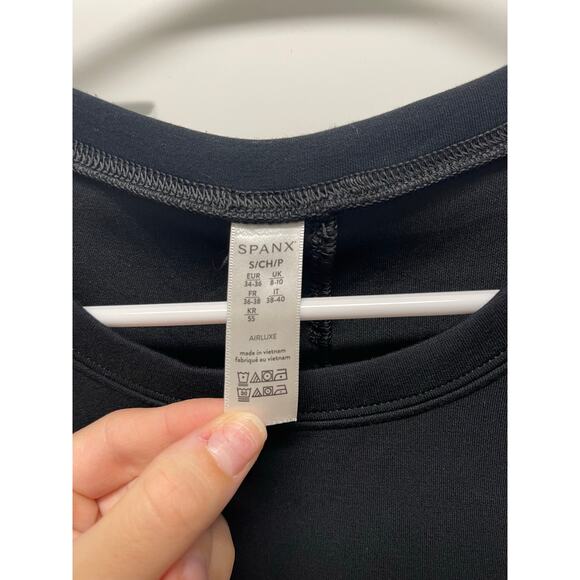 SPANX Perfect Length Short Sleeve t-shirt black size small side slits - Picture 2 of 4